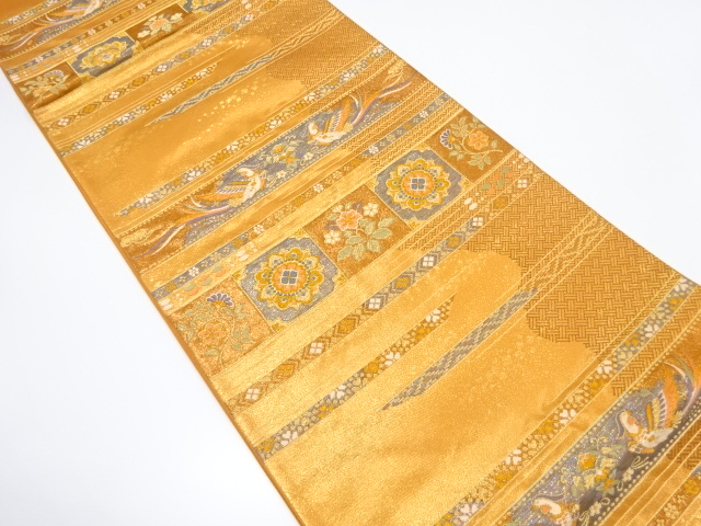 横段に向かい鳳凰・花模様織り出し　袋帯